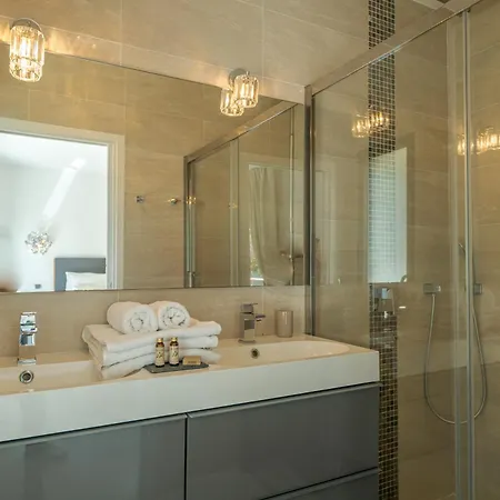 Les Arbousiers - Piscine Chauffee Securisee - 210m2 - 4 *