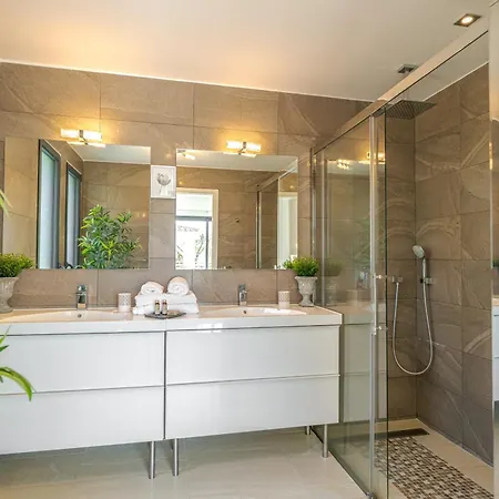 Les Arbousiers - Piscine Chauffee Securisee - 210m2 - 4 Apartmán