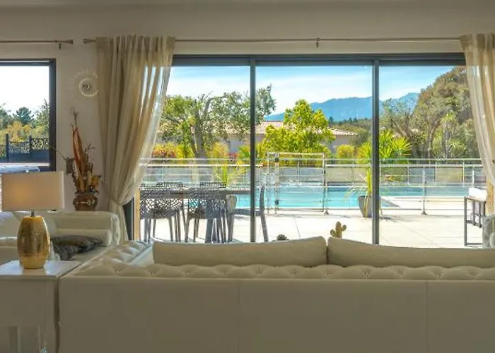 Les Arbousiers - Piscine Chauffee Securisee - 210m2 - 4 Appartement