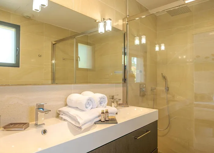 Les Arbousiers - Piscine Chauffee Securisee - 210m2 - 4