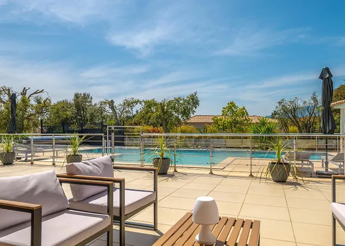 Les Arbousiers - Piscine Chauffee Securisee - 210m2 - 4 *