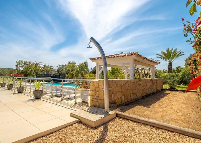 Les Arbousiers - Piscine Chauffee Securisee - 210m2 - 4 Appartement