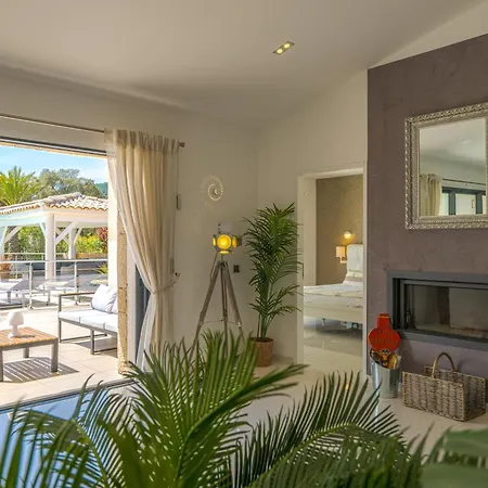 Apartment Les Arbousiers - Piscine Chauffee Securisee - 210m2 - 4 *