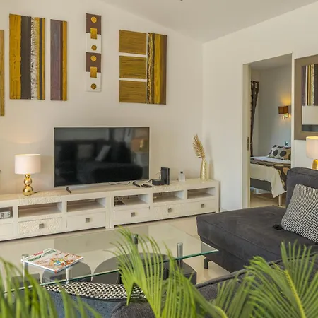 Les Arbousiers - Piscine Chauffee Securisee - 210m2 - 4 *