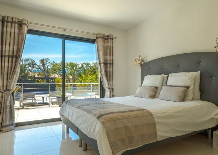 Les Arbousiers - Piscine Chauffee Securisee - 210m2 - 4 *