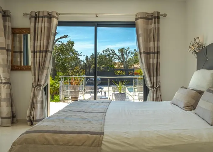 Les Arbousiers - Piscine Chauffee Securisee - 210m2 - 4 *