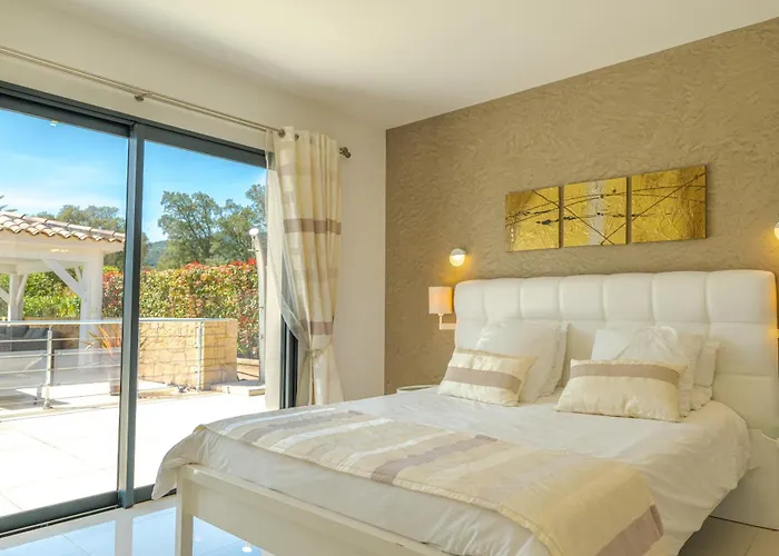 Apartmán Les Arbousiers - Piscine Chauffee Securisee - 210m2 - 4 *
